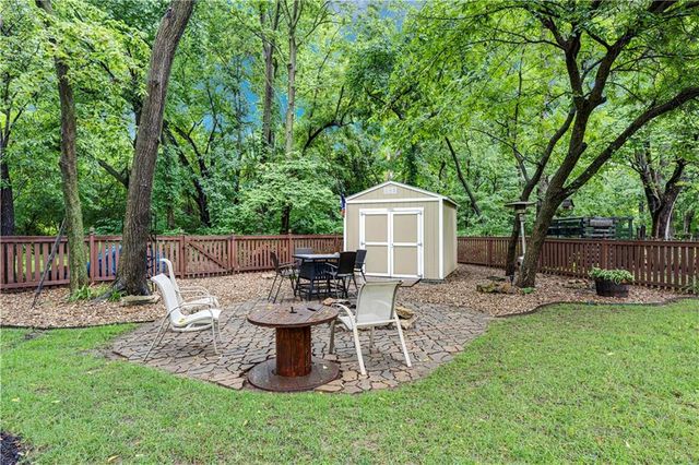 21612 W 61 Street, Shawnee, KS 66218