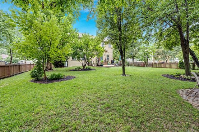 21612 W 61 Street, Shawnee, KS 66218