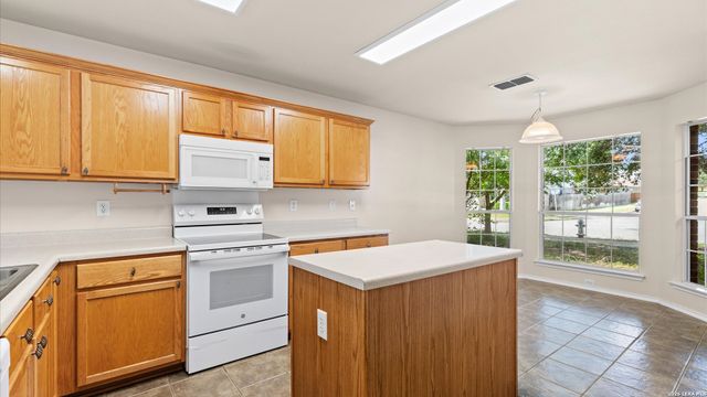9526 Anderson Way, Converse, TX 78109