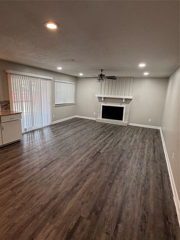 1262 Valencia Lane, Lewisville, TX 75067