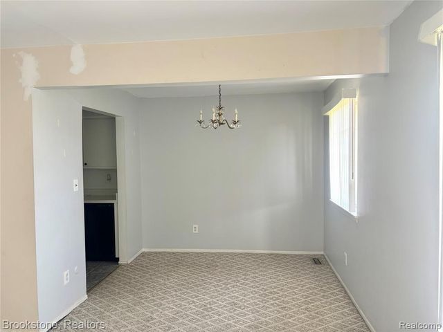 19601 W 12 Mile Road 204, Southfield, MI 48076