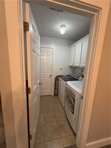 900 Grace Drive, Lawrenceville, GA 30043