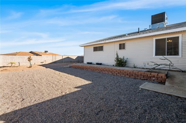 7657 E Chaparral Drive, Kingman, AZ 86401
