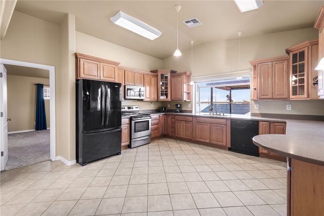 7657 E Chaparral Drive, Kingman, AZ 86401