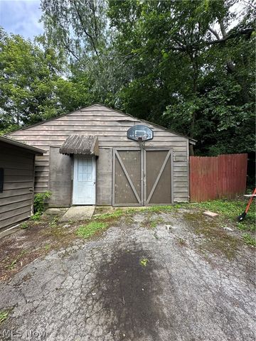 2660 Lisbon Street, East Liverpool, OH 43920