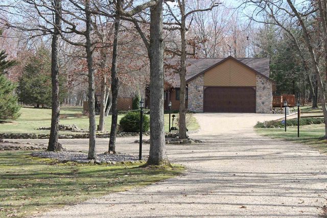 W7747 Fur Rd Road, Oxford, WI 53952