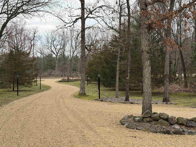 W7747 Fur Rd Road, Oxford, WI 53952