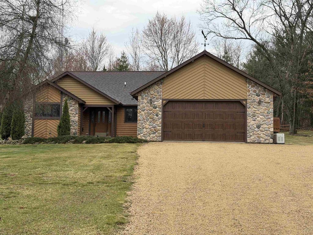 W7747 Fur Rd Road, Oxford, WI 53952