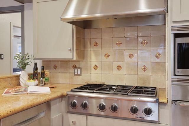 2023 N Commerce St, Stockton, CA 95204