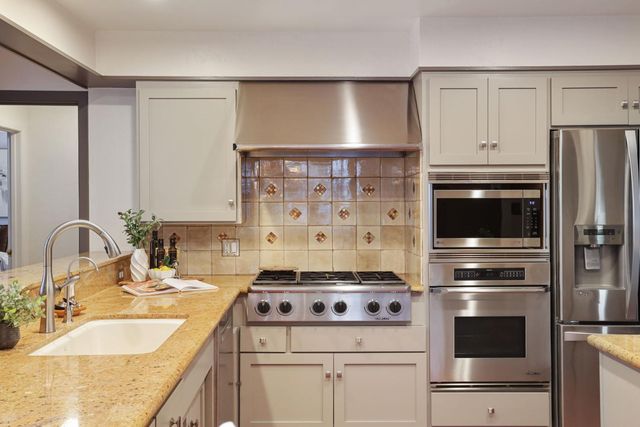 2023 N Commerce St, Stockton, CA 95204