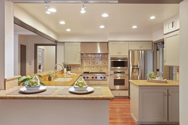 2023 N Commerce St, Stockton, CA 95204