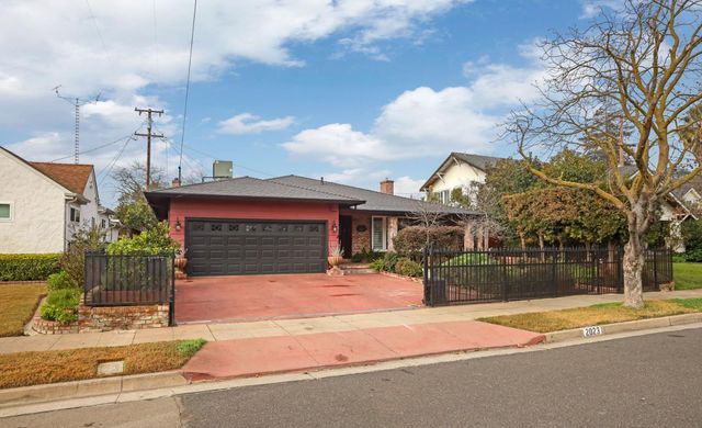 2023 N Commerce St, Stockton, CA 95204
