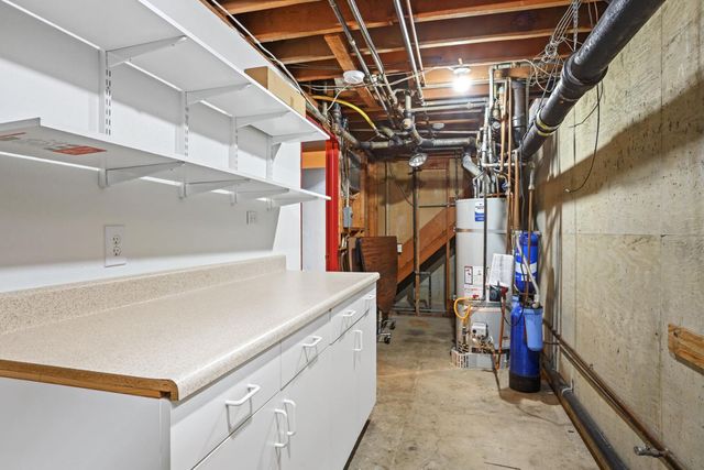 2023 N Commerce St, Stockton, CA 95204