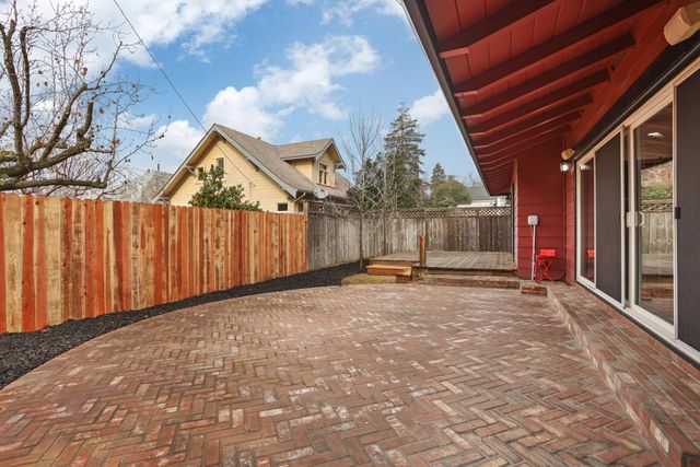 2023 N Commerce St, Stockton, CA 95204