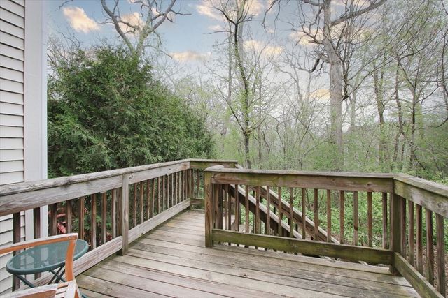 1413 Yellowstone Drive, Streamwood, IL 60107