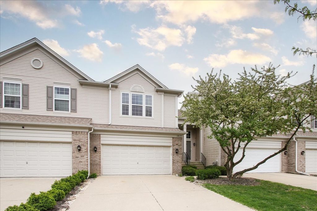 1413 Yellowstone Drive, Streamwood, IL 60107