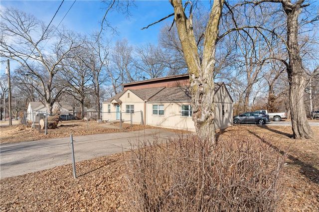 10008 E 60th Terrace, Raytown, MO 64133