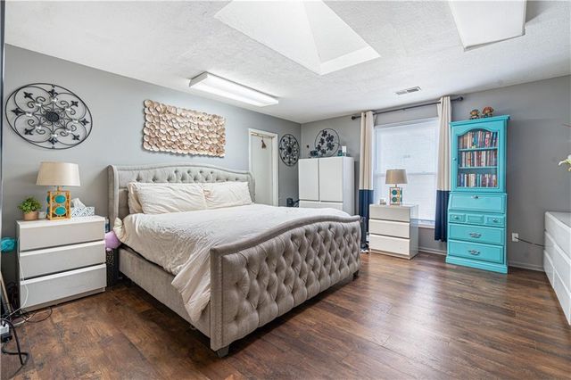 10008 E 60th Terrace, Raytown, MO 64133