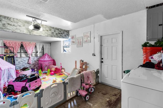 2321 NW 47th Ave, Lauderhill, FL 33313