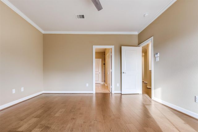 14 W Oaks Drive, Houston, TX 77058