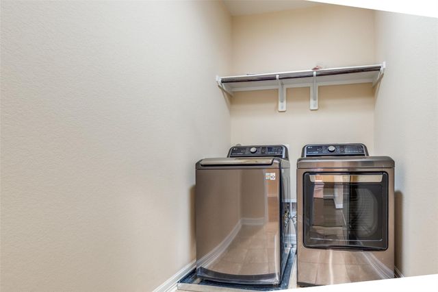 14 W Oaks Drive, Houston, TX 77058