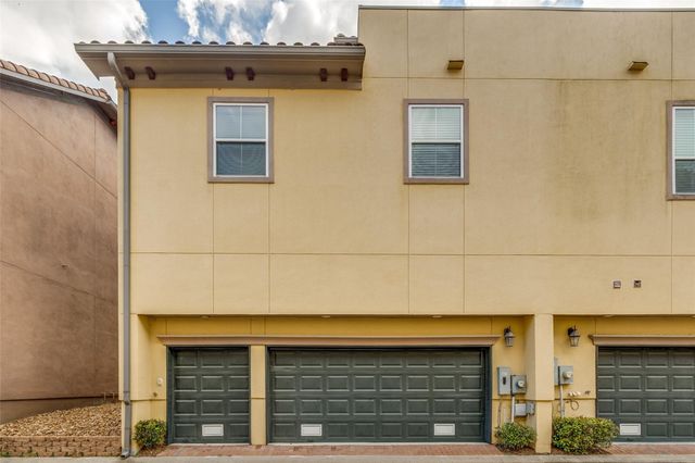 14 W Oaks Drive, Houston, TX 77058