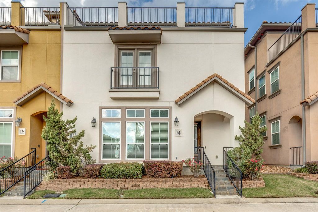 14 W Oaks Drive, Houston, TX 77058