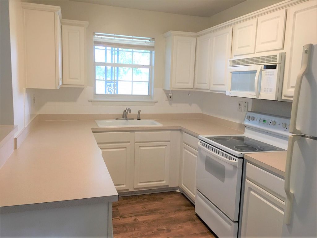 516 Arlington Drive Apt B7, Charleston, SC 29414