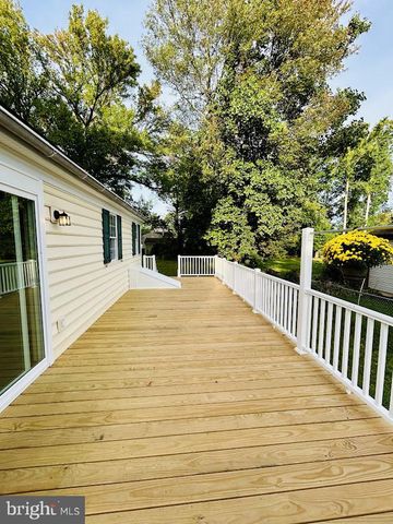 212 APPLE ST, Levittown, PA 19057