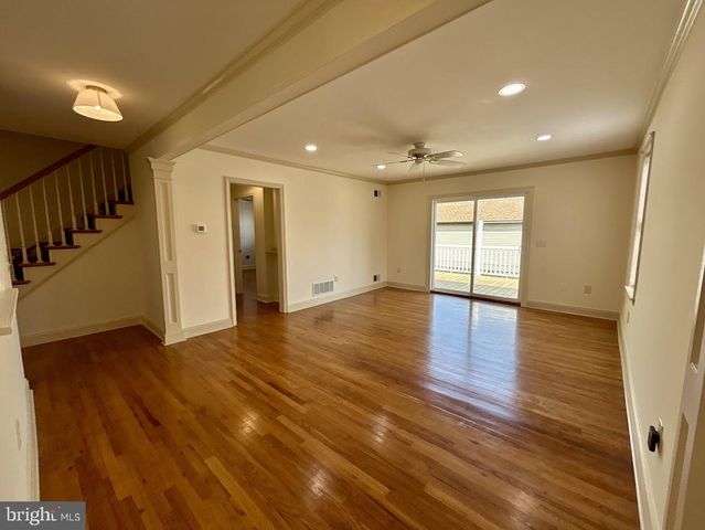 212 APPLE ST, Levittown, PA 19057