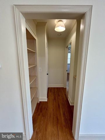 212 APPLE ST, Levittown, PA 19057