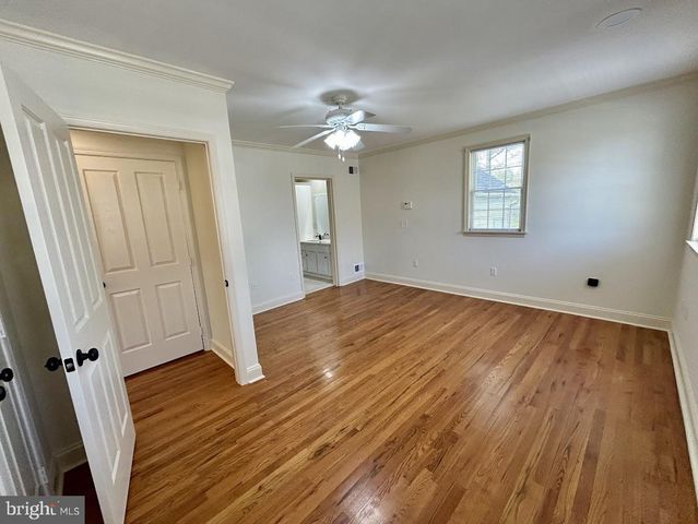 212 APPLE ST, Levittown, PA 19057