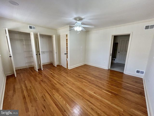 212 APPLE ST, Levittown, PA 19057