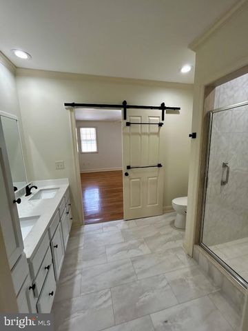 212 APPLE ST, Levittown, PA 19057