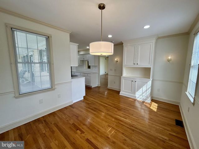 212 APPLE ST, Levittown, PA 19057