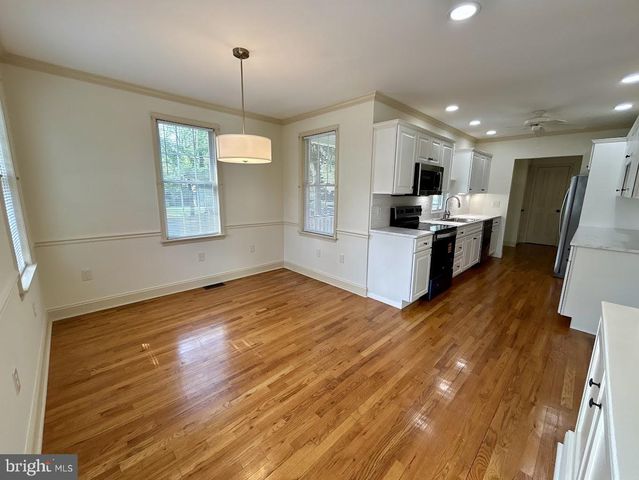 212 APPLE ST, Levittown, PA 19057