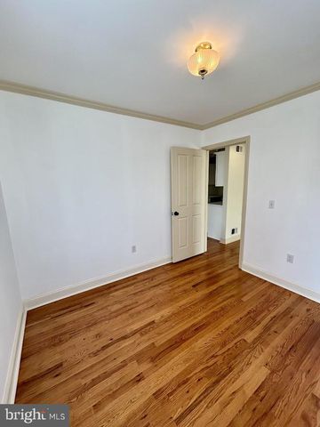 212 APPLE ST, Levittown, PA 19057