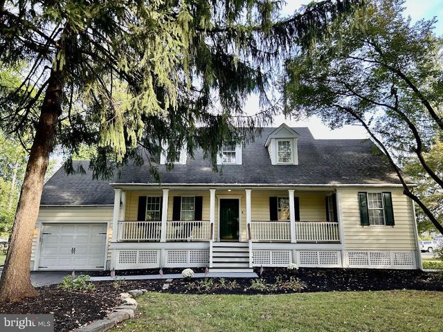 212 APPLE ST, Levittown, PA 19057