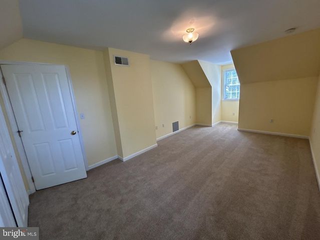 212 APPLE ST, Levittown, PA 19057