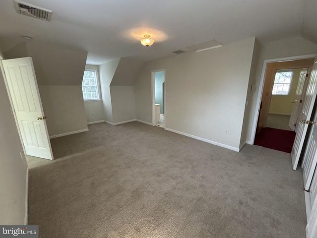 212 APPLE ST, Levittown, PA 19057