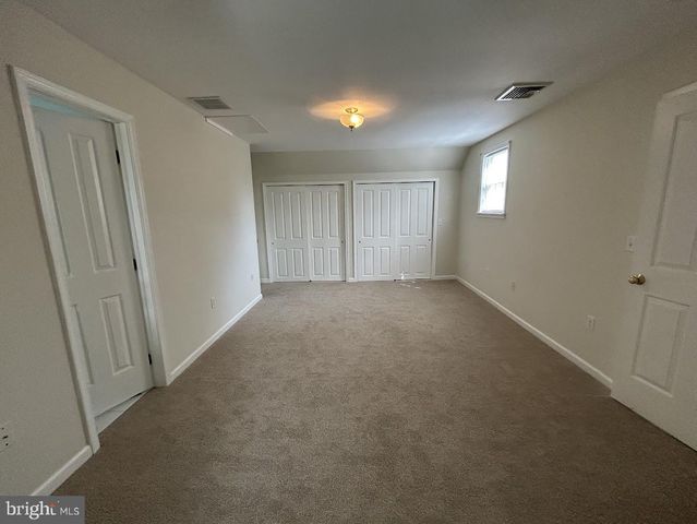 212 APPLE ST, Levittown, PA 19057