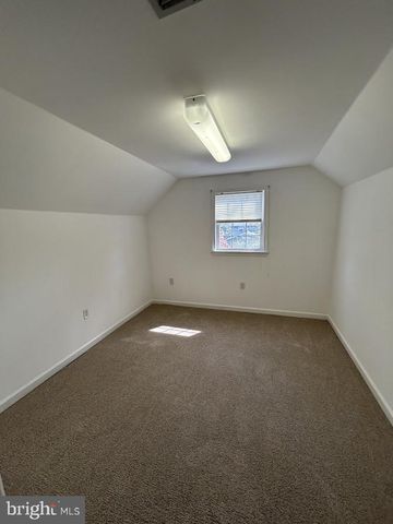 212 APPLE ST, Levittown, PA 19057