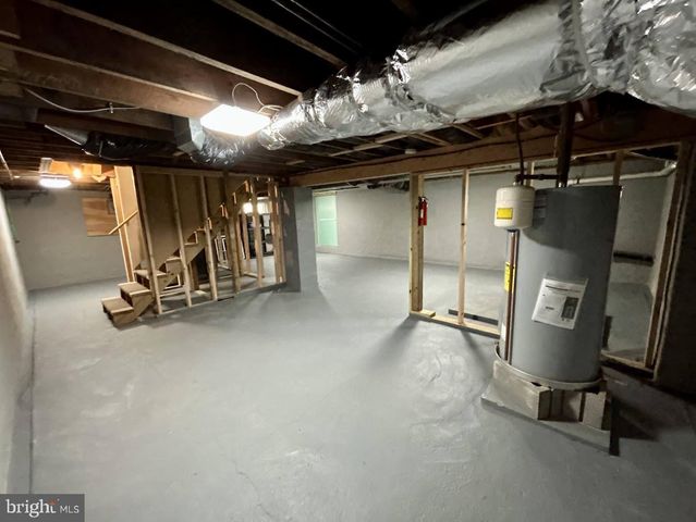 212 APPLE ST, Levittown, PA 19057