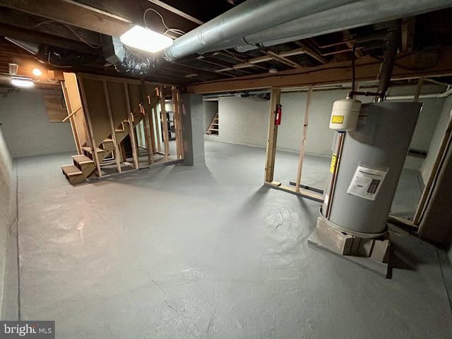 212 APPLE ST, Levittown, PA 19057