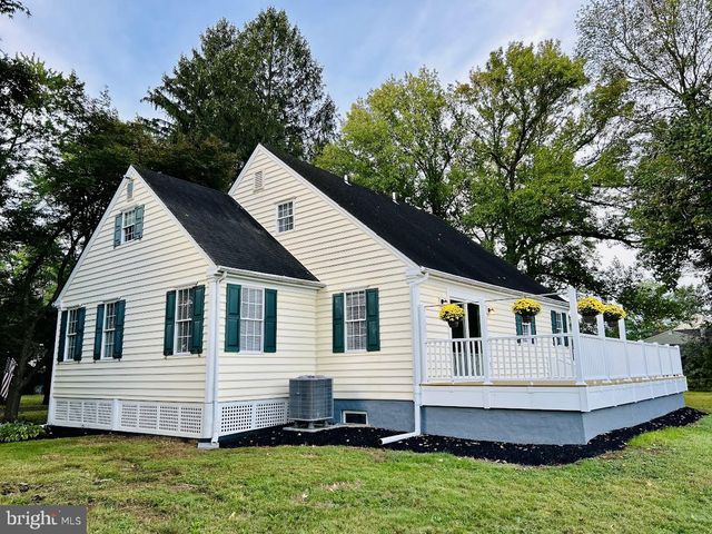 212 APPLE ST, Levittown, PA 19057