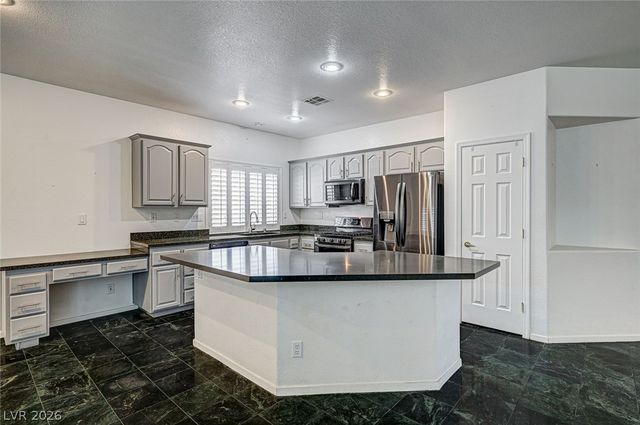900 Royal Plum Lane, Las Vegas, NV 89144