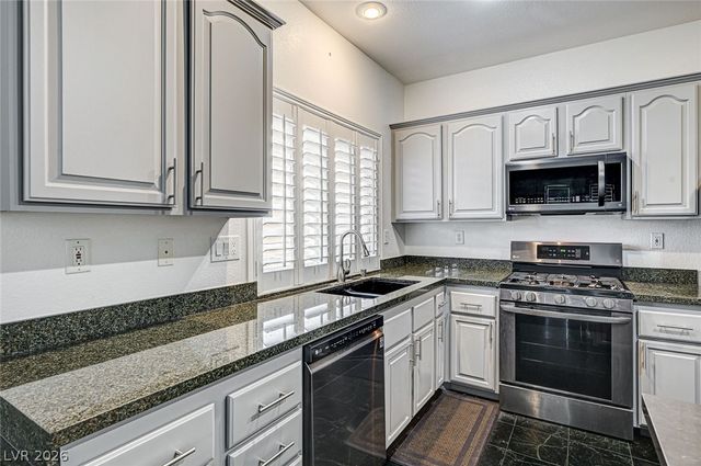 900 Royal Plum Lane, Las Vegas, NV 89144
