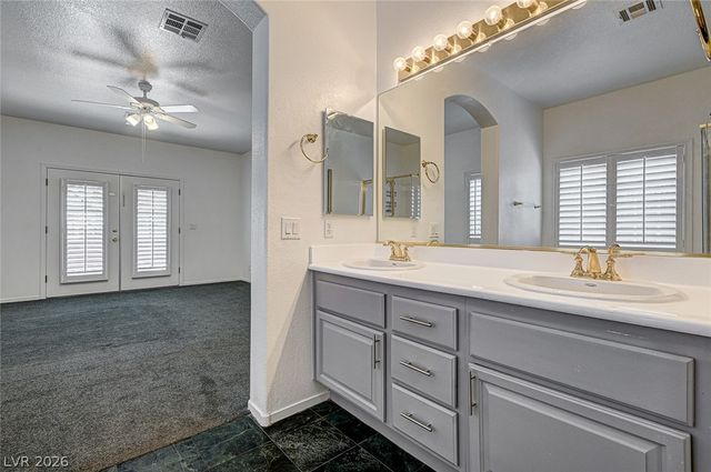 900 Royal Plum Lane, Las Vegas, NV 89144