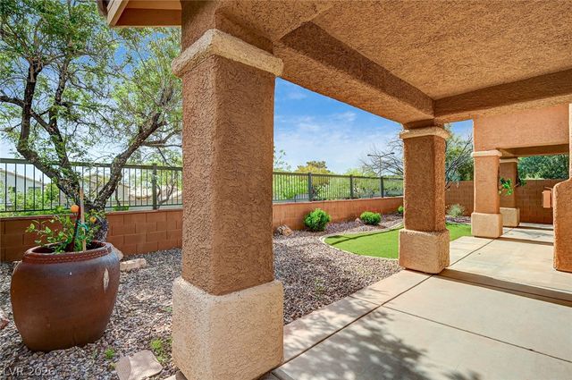 900 Royal Plum Lane, Las Vegas, NV 89144