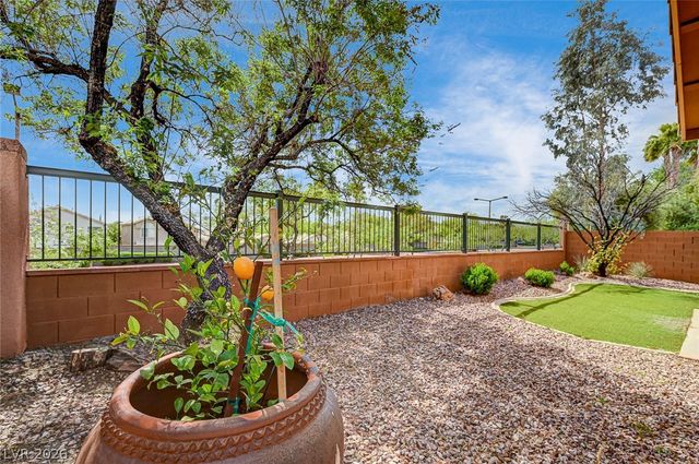 900 Royal Plum Lane, Las Vegas, NV 89144